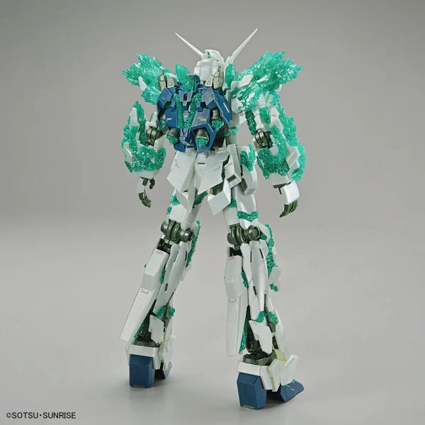 MG 1/100 UNICORN GUNDAM (LUMINOUS CRYSTAL BODY) 4