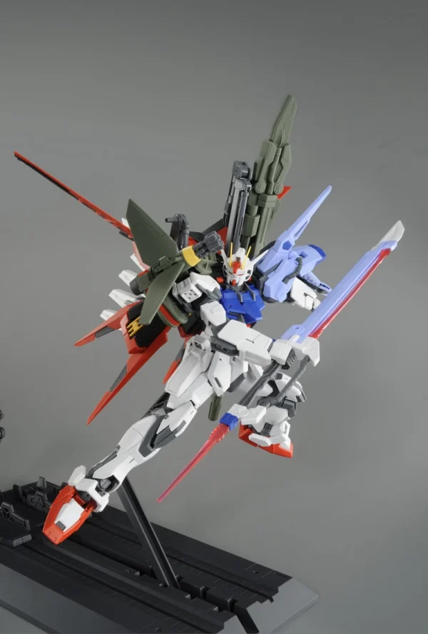 MG 1/100 LAUNCHER STRIKER / SWORD STRIKER PACK POUR AILE STRIKE GUNDAM VER. RM 4