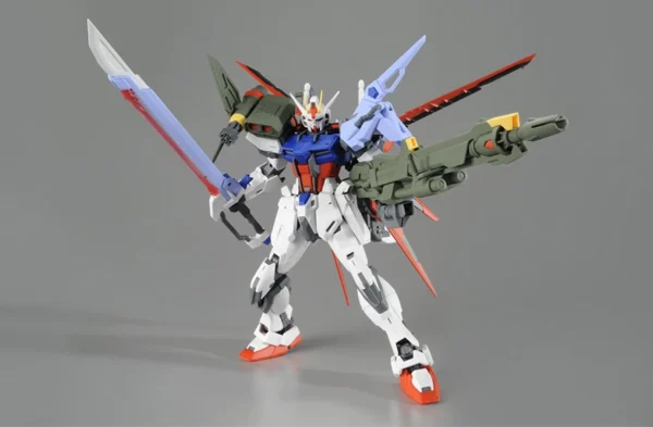 MG 1/100 LAUNCHER STRIKER / SWORD STRIKER PACK POUR AILE STRIKE GUNDAM VER. RM 3