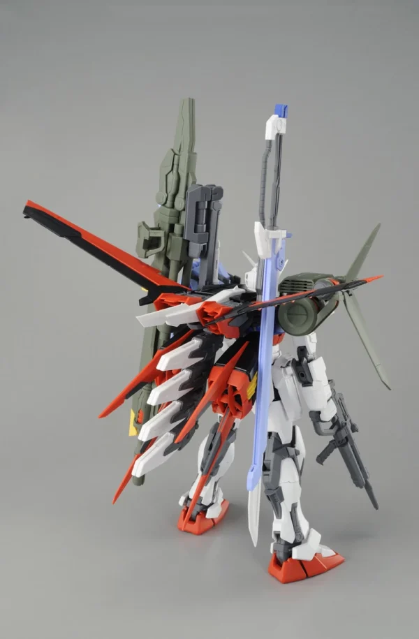 MG 1/100 LAUNCHER STRIKER / SWORD STRIKER PACK POUR AILE STRIKE GUNDAM VER. RM 11